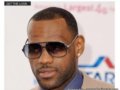 NBA／小皇帝LeBron James头带愈戴愈高　因头秃遮撤退发线？