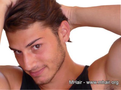 油性头皮男人注意防脱发