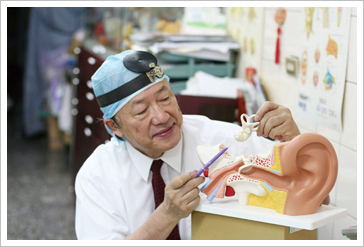 耳鳴重聽人輕化 低頭族、耳機族要小心