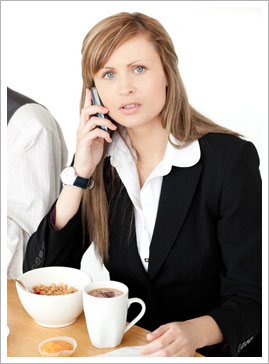 外食族胃潰瘍多　胃酸與膽汁要注意