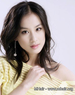 黄圣依《诱惑》开机 授祛斑美白经